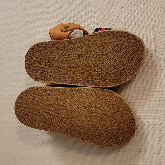 Paloma Huarache sandals size 5. - Picture 2 of 3